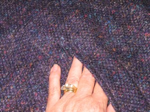 Nice deep pouch pocket will be good to keep hands warm.