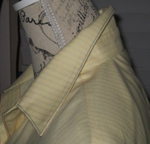 Side view with collar turned up at the back