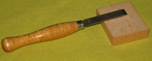 Buttonhole chisel and wood block for great clean and accurate cuts