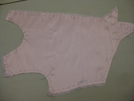 photo-1-fabric-and-underlining-tacked-together-at-outer-edges