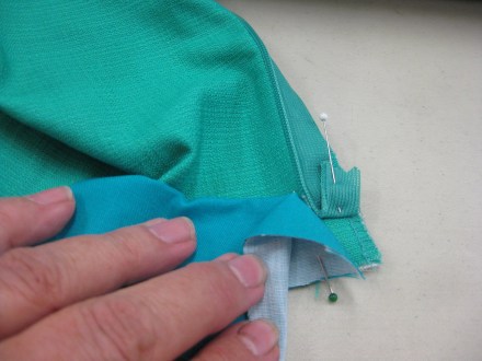 photo-16-zipper-tape-folded-back-so-it-is-not-caught-in-facing-seam