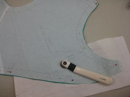 photo-5-seam-lines-traced-on-to-wrong-side-of-fabrid-to-assist-accuracy